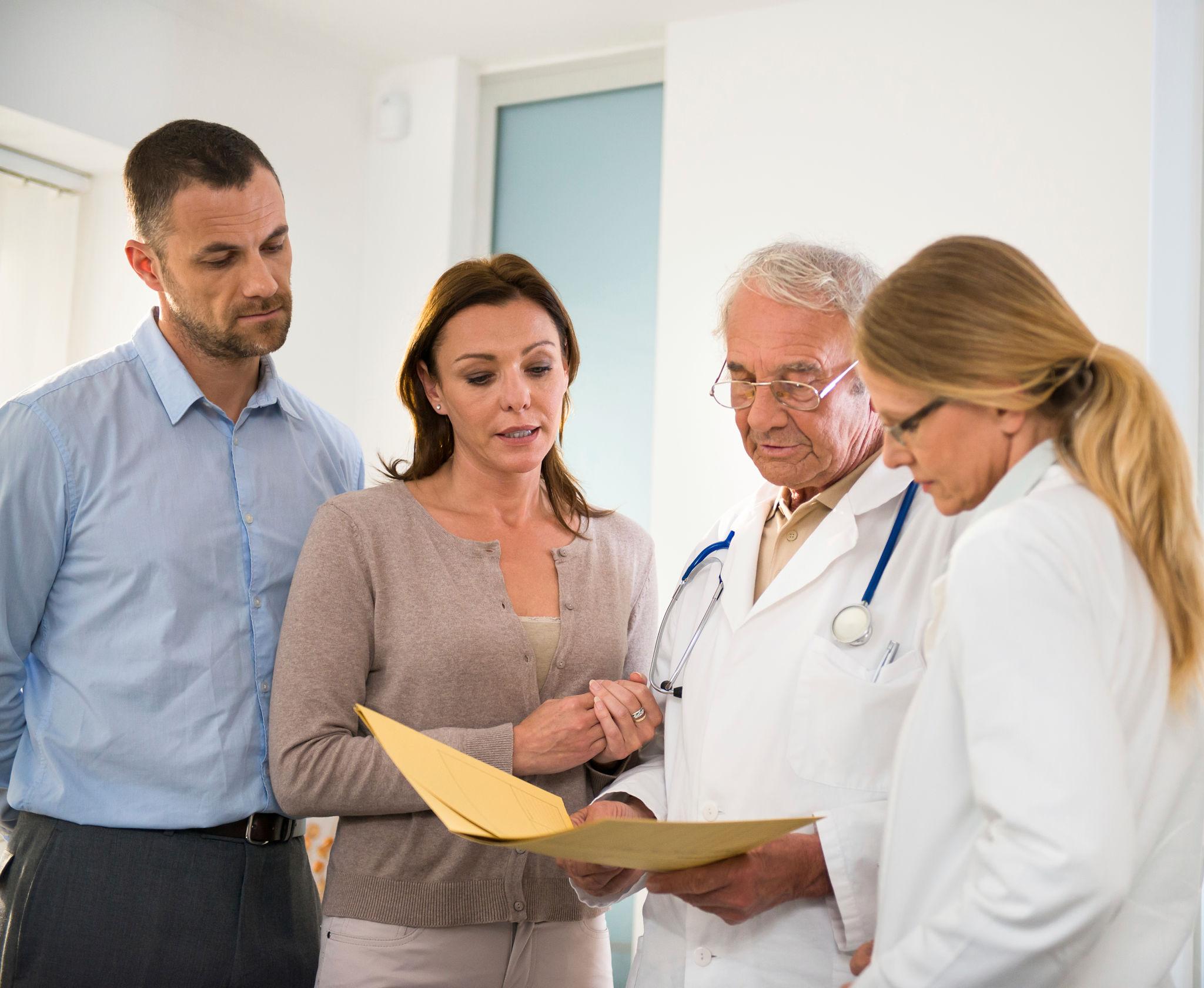 R3 Stem Cell Oakton patient consultation with a physician about regenerative treatment options